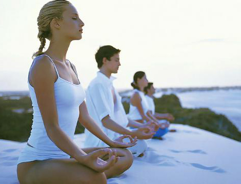 йога для начинающих на свежем воздухе