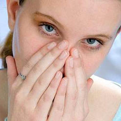 Запах изо рта - причины и лечение